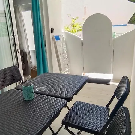 Louise 1 Minuto A Pie Del Mar Apartment Tias
